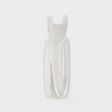 Maxi obleka z drapirano krilo in stranskim razporkom