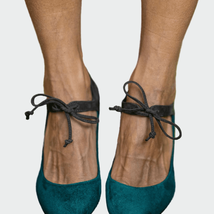 Magdaléna Sofisticirane Črpalke z Ankljnim Trakom