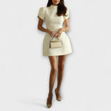 Lily - Mini obleka z izrezom na hrbtu in pentljo ter kratkimi rokavi