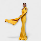 Šik Maxi obleka z razkritimi rameni in zavezovanjem za vrat