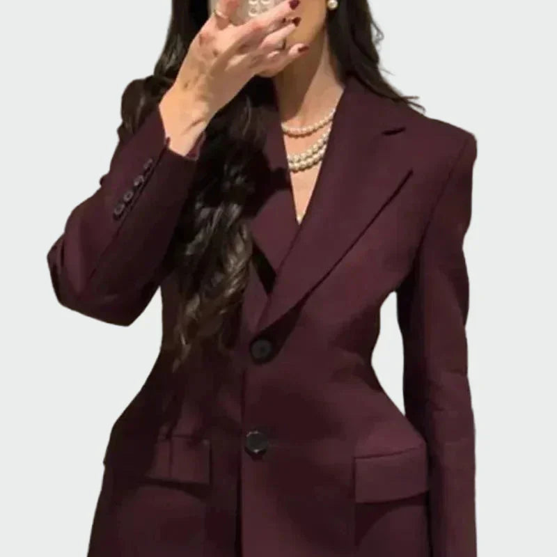 Nikol - Sako z Impresivnim Krojem in Gumbi