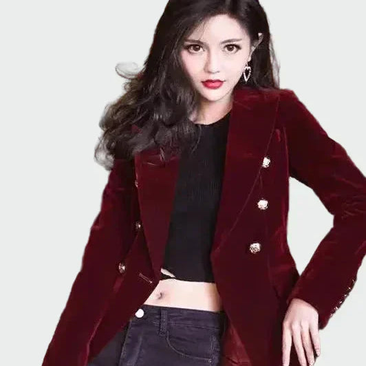 Michaela - Sakot v popolnem kroju