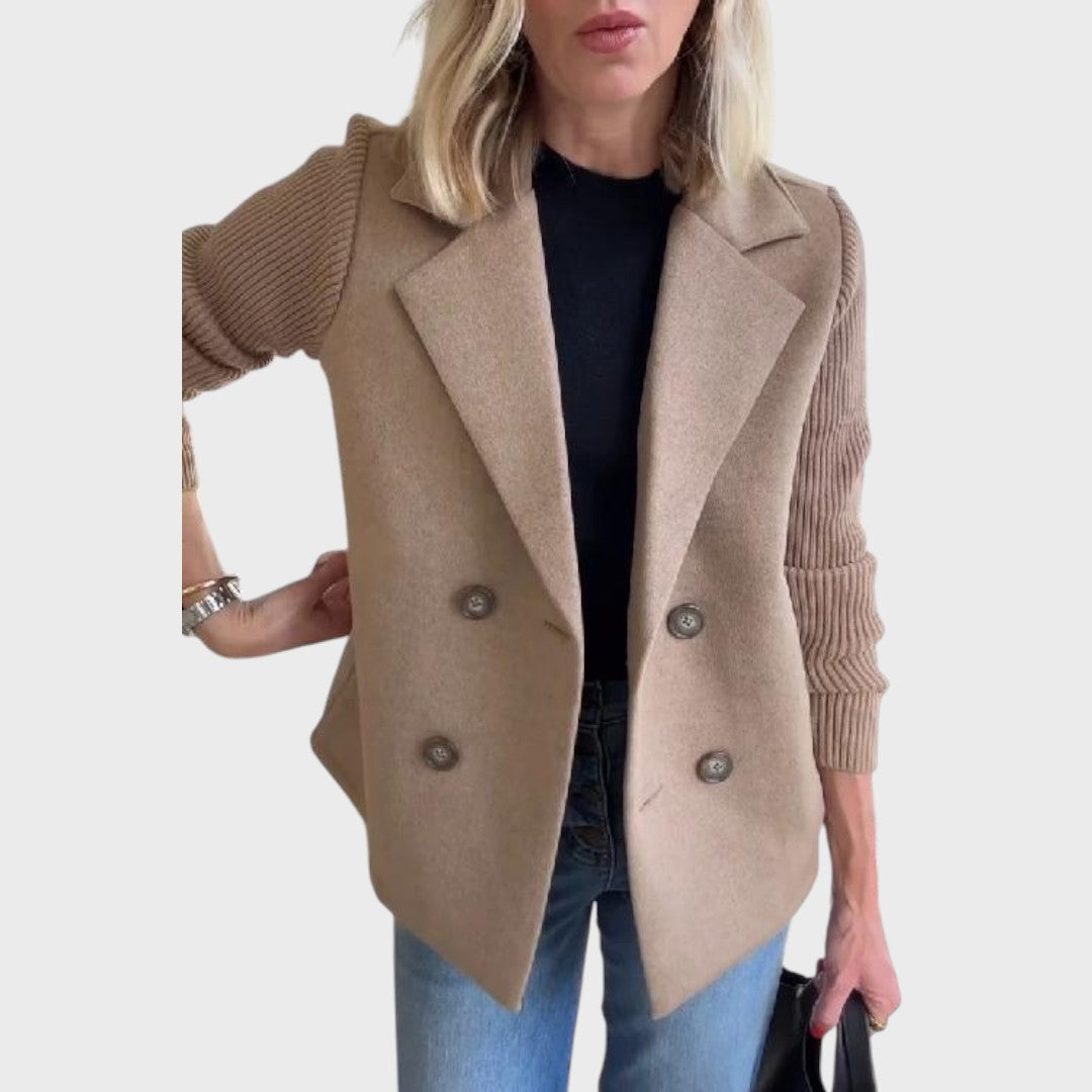 Emma - Eleganten blazer z pletenicami na rokavih