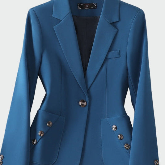 Beáta - Sako v očarljivem kroju