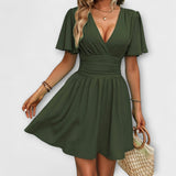 Winslet - Obleka z Nabrano Pasom in V-Izrezom